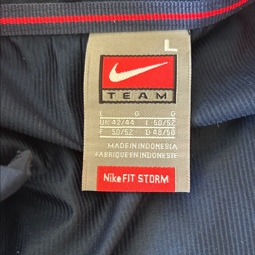 Nike Men's Dark Blue and Red Windbreaker - Picture 5 of 6